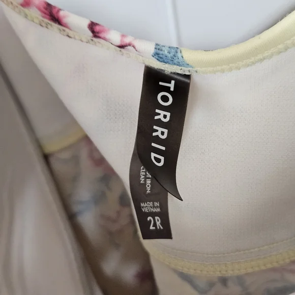 Torrid Yellow and Pink Tankini Top - Picture 6 of 11